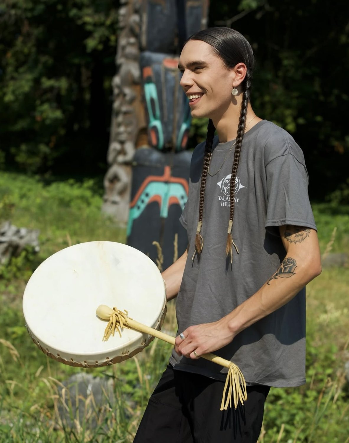 Talaysay guide with traditional drum