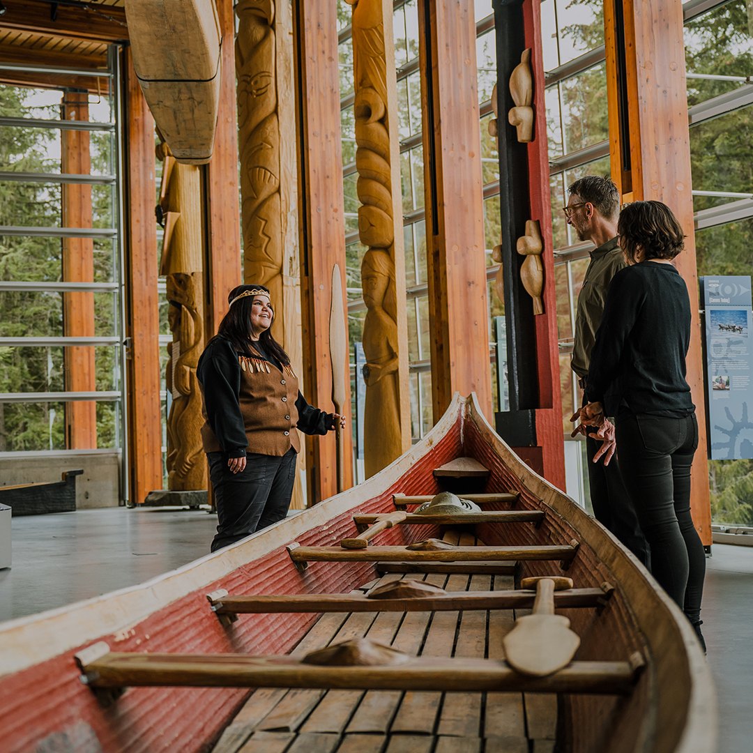 Guided tour inside the Cultural Centre